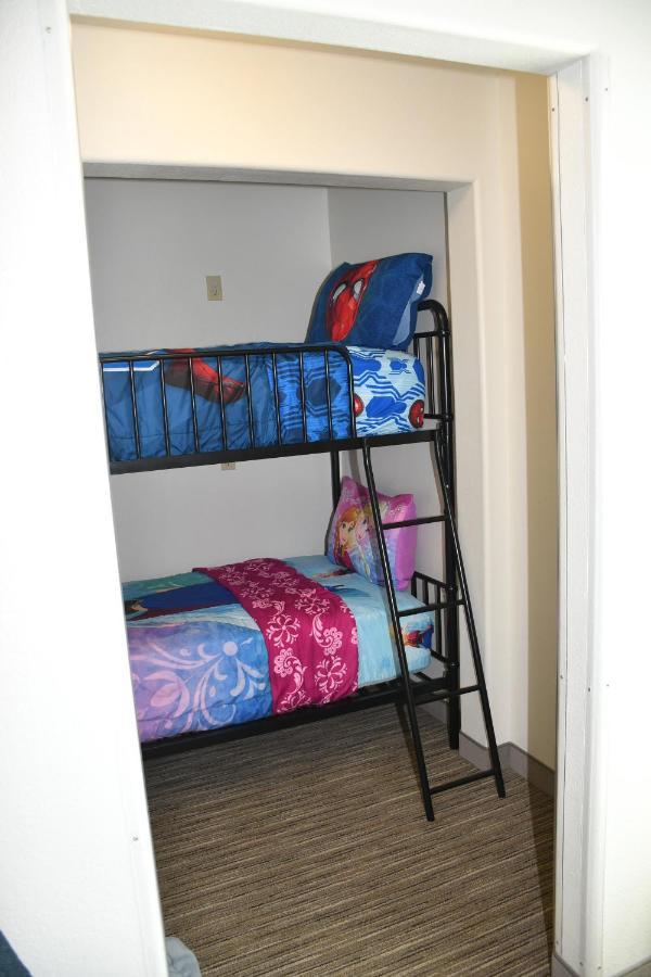Holiday Inn Express Hotel & Suites Evanston By Ihg Eksteriør billede
