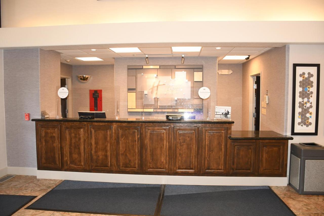 Holiday Inn Express Hotel & Suites Evanston By Ihg Eksteriør billede