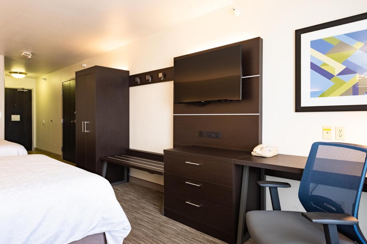 Holiday Inn Express Hotel & Suites Evanston By Ihg Eksteriør billede