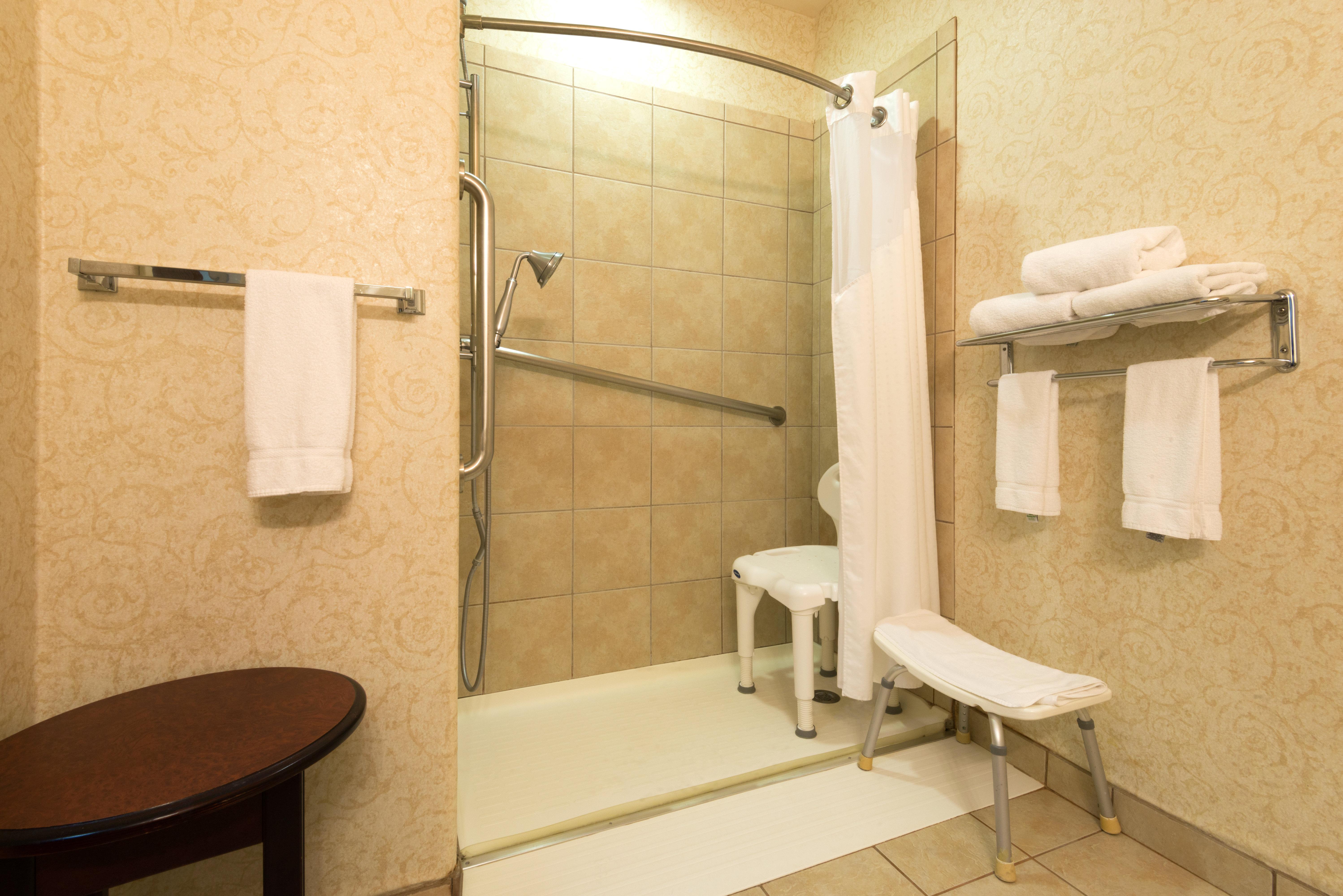 Holiday Inn Express Hotel & Suites Evanston By Ihg Eksteriør billede