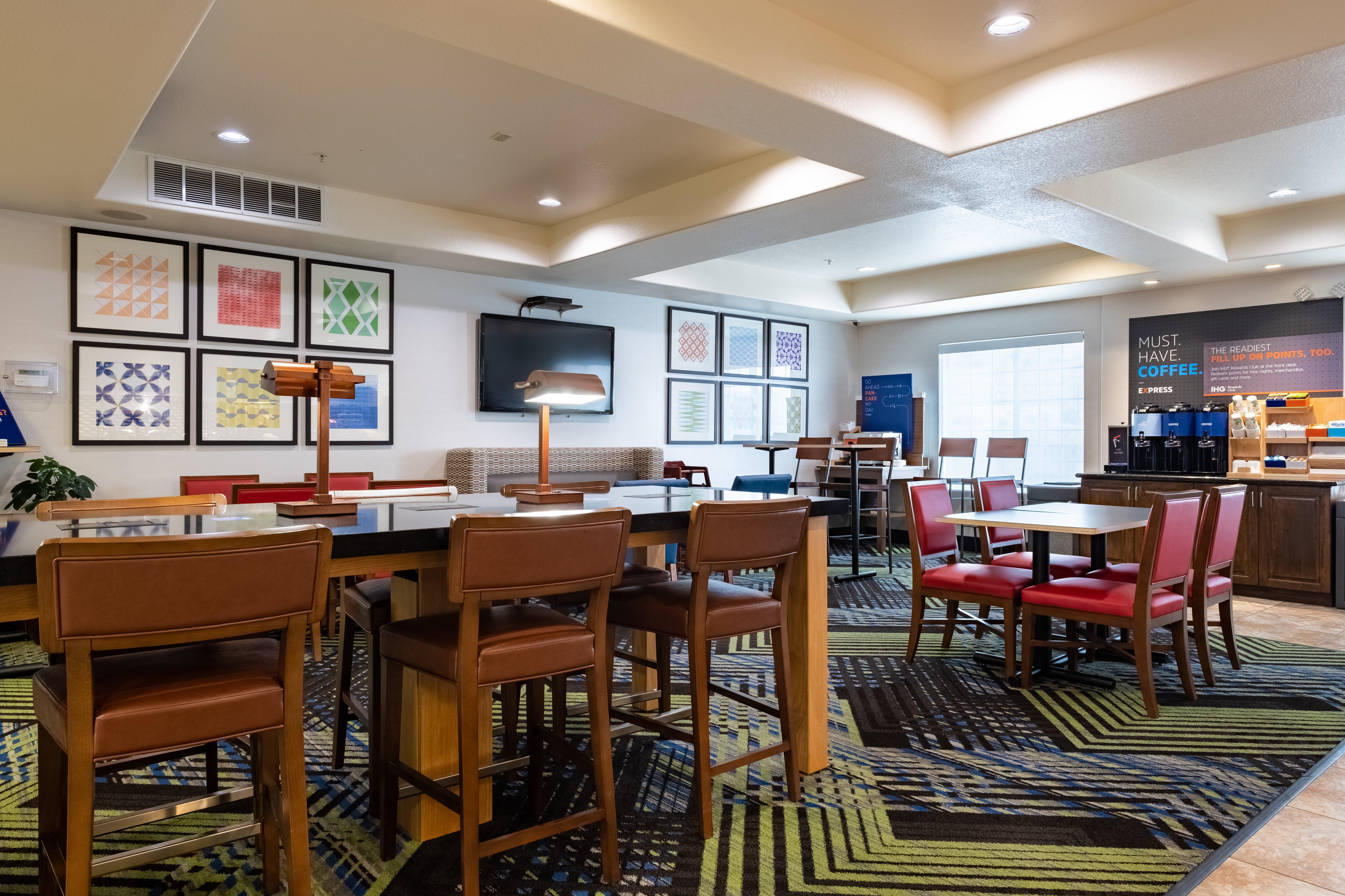 Holiday Inn Express Hotel & Suites Evanston By Ihg Eksteriør billede